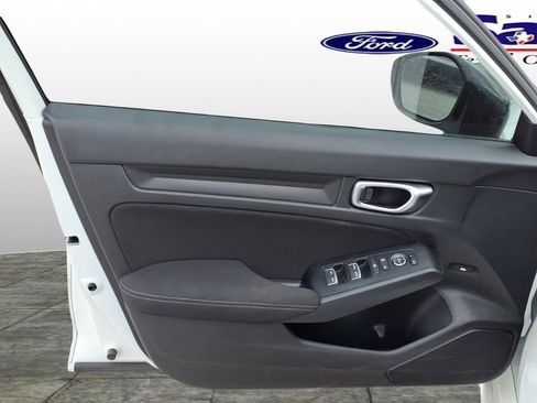 Used 2023 Honda Civic Sport image 9