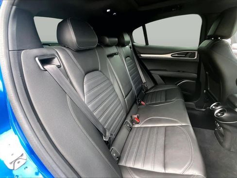 Used 2023 Alfa Romeo Stelvio Veloce AWD/4WD image 38