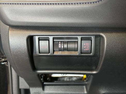Used 2025 Subaru Forester Premium w/ Convenience Package #2 AWD/4WD image 17