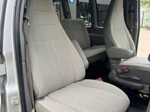 Used 2017 Chevrolet Express 3500 LT w/ LT Preferred Equipment Group image 36