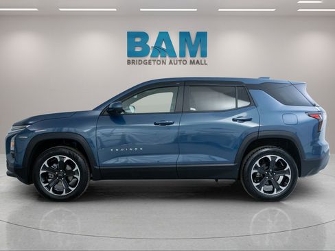 Used 2025 Chevrolet Equinox LT w/ Safety and Technology Package FWD image 4