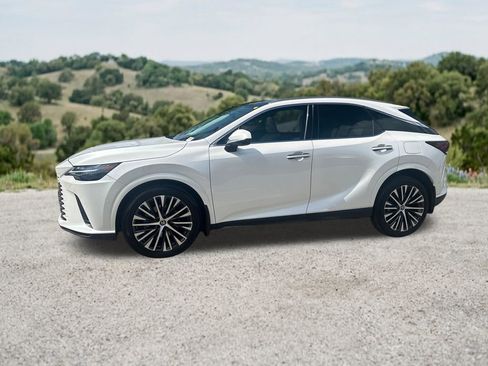 Used 2023 Lexus RX 350 Premium Plus w/ Cold Area Package FWD image 4