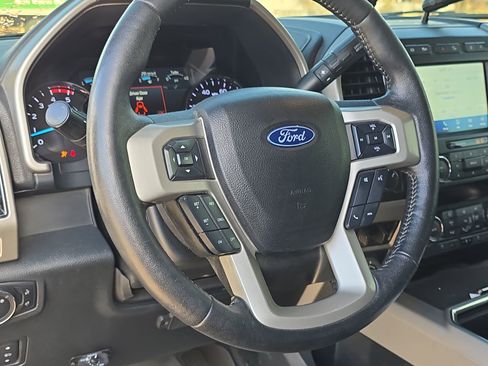 Used 2020 Ford F250 Lariat image 14