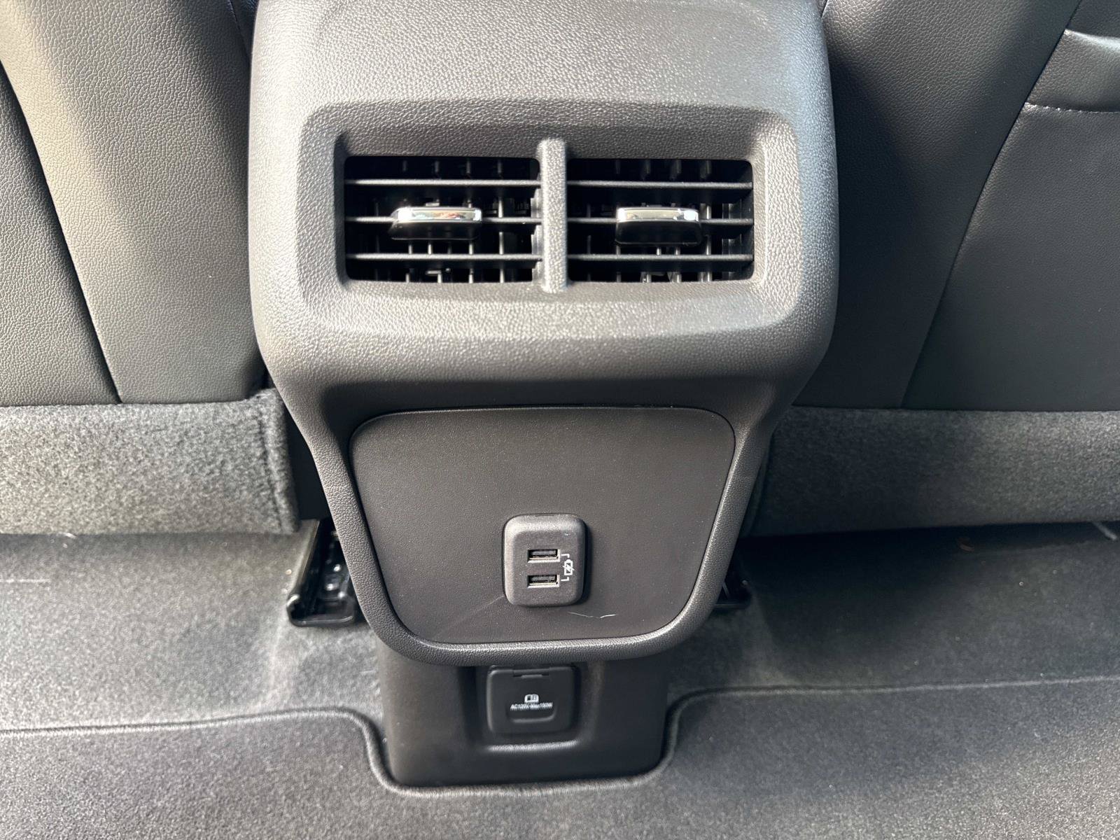 Used 2023 Chevrolet Equinox Premier FWD image 31