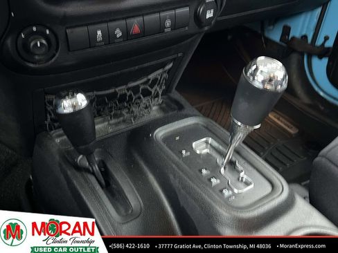 Used 2017 Jeep Wrangler Unlimited Sahara w/ Connectivity Group image 19