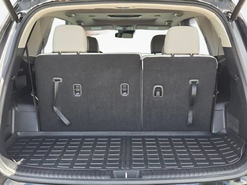 Used 2025 Kia Telluride S FWD image 8