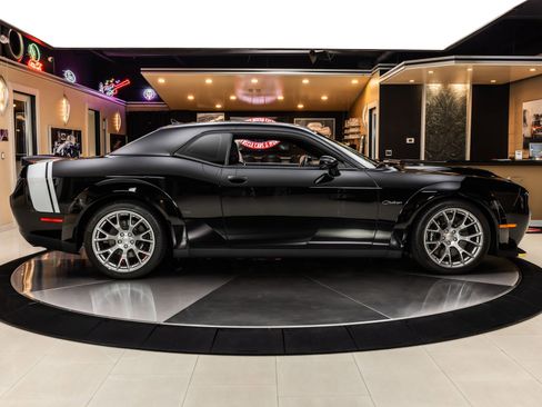 Used 2023 Dodge Challenger SRT Hellcat Redeye RWD image 11