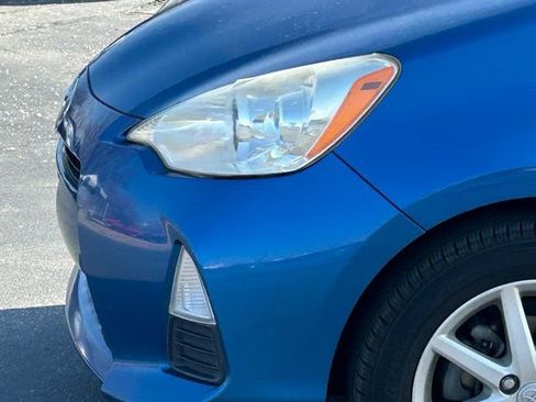 Used 2013 Toyota Prius C image 12