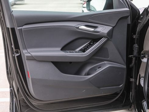 Used 2025 Audi Q6 e-tron Premium w/ Convenience Package image 23