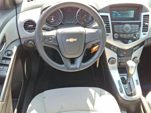Used 2011 Chevrolet Cruze LT FWD image 12
