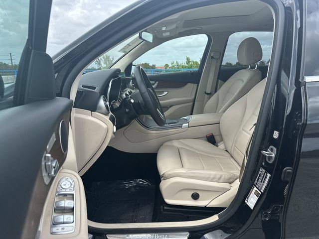 Used 2022 Mercedes-Benz GLC 300 4MATIC image 22