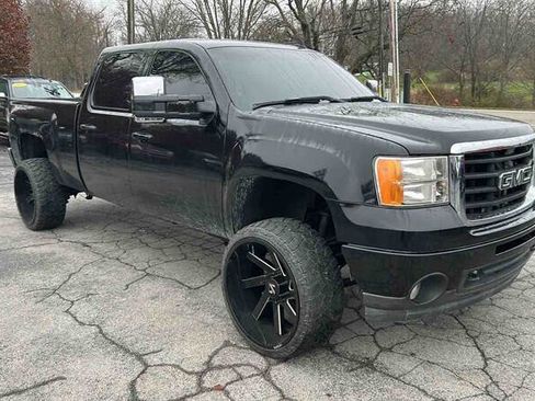 Used 2009 GMC Sierra 2500 SLT w/ Entertainment Package image 2