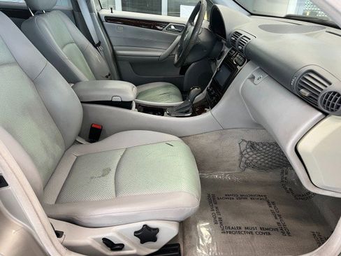 Used 2004 Mercedes-Benz C 240 Sedan image 14