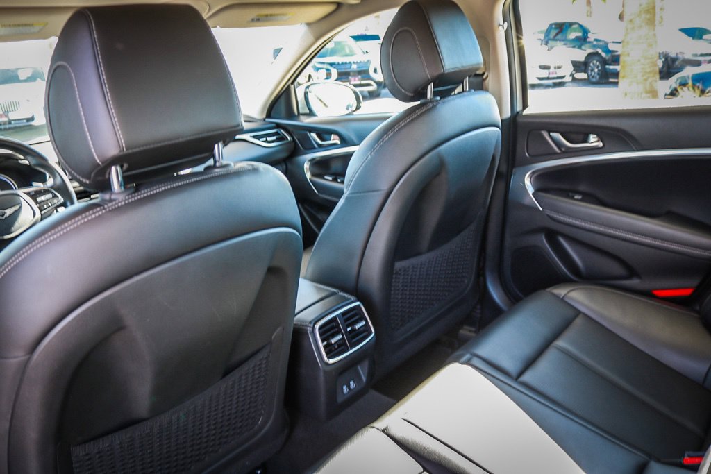 Used 2025 Genesis G70 2.5T RWD image 7