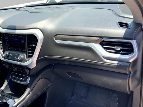 Used 2023 GMC Acadia SLT FWD image 18