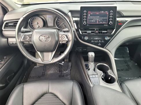 Used 2024 Toyota Camry SE image 12