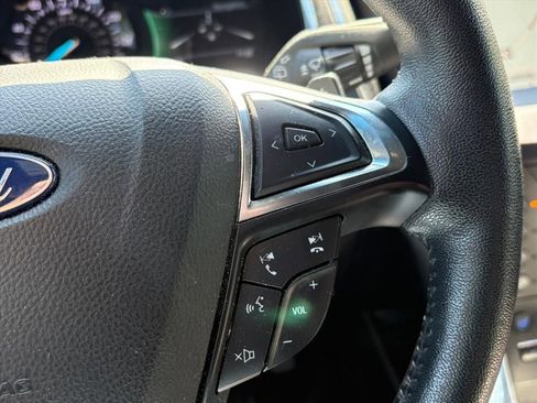 Used 2020 Ford Edge Titanium w/ Equipment Group 301A AWD/4WD image 10