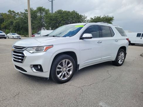 Used 2021 Chevrolet Traverse High Country FWD image 2