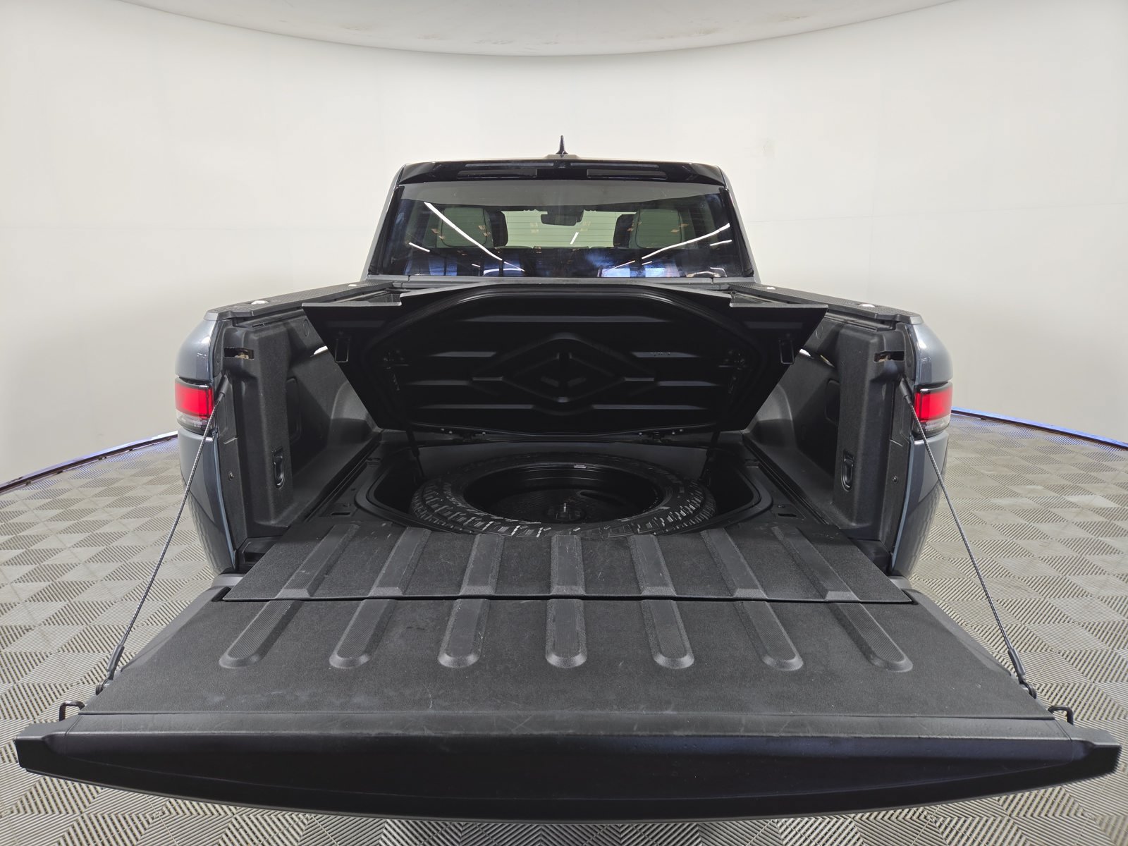Used 2023 Rivian R1T Adventure Quad AWD/4WD image 15