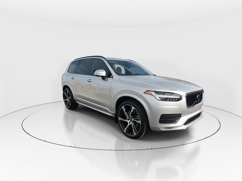 Used 2022 Volvo XC90 T5 Momentum w/ Advanced Package image 2