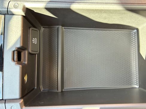 Used 2024 BMW i4 eDrive35 w/ Premium Package RWD image 29