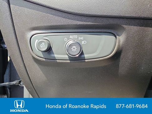 Used 2022 Chevrolet Equinox LS AWD/4WD image 29