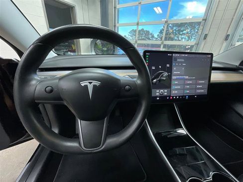 Used 2018 Tesla Model 3 Long Range image 15