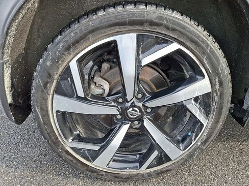 Used 2022 Nissan Rogue Sport SL w/ Premium Package image 9