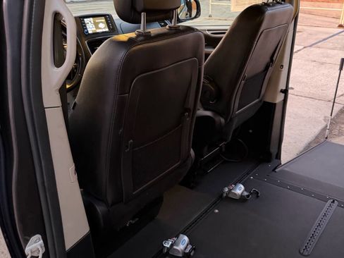 Used 2019 Dodge Grand Caravan SXT image 25