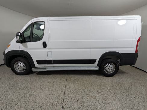 Used 2025 RAM ProMaster 2500 w/ U-Haul Equipment Group FWD image 4