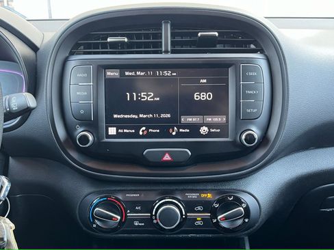 Used 2025 Kia Soul LX w/ LX Technology Package image 17