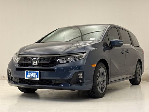 New 2026 Honda Odyssey Touring image 2