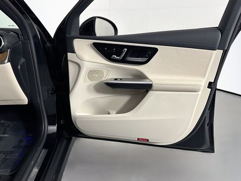 Certified 2024 Mercedes-Benz GLC 300 image 23