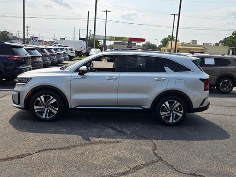 Used 2022 Kia Sorento SX Prestige w/ Panoramic Sunroof Package AWD/4WD image 4