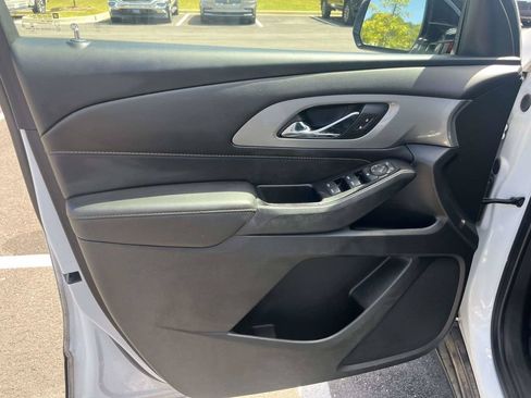 Used 2020 Chevrolet Traverse LS FWD image 15