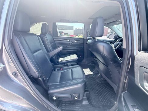 Used 2015 Toyota Highlander Limited AWD/4WD image 12