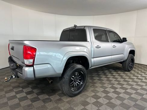 Used 2016 Toyota Tacoma SR5 image 3