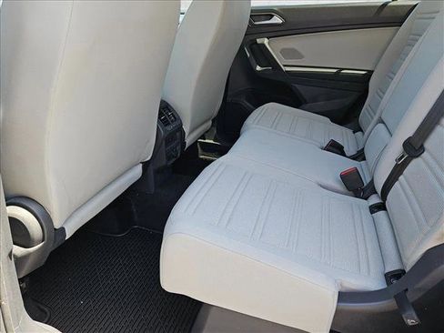 Certified 2022 Volkswagen Tiguan S FWD image 17