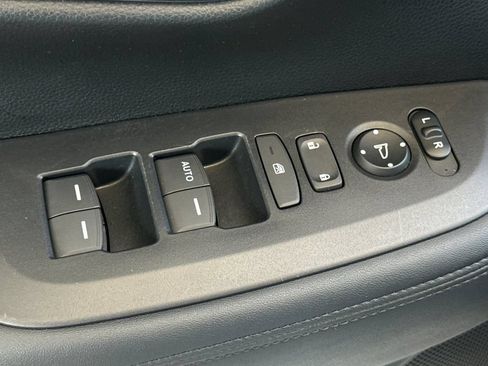 Certified 2024 Honda HR-V LX image 12