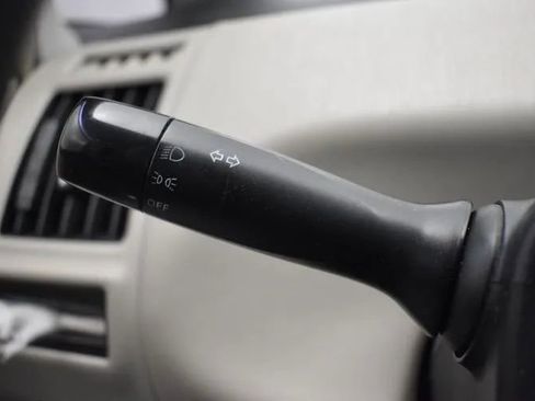 Used 2012 Toyota Prius V Three w/ Preferred Accessory Pkg FWD image 26
