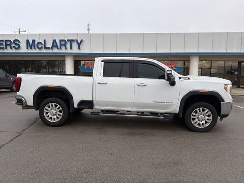 Used 2022 GMC Sierra 3500 SLT image 2