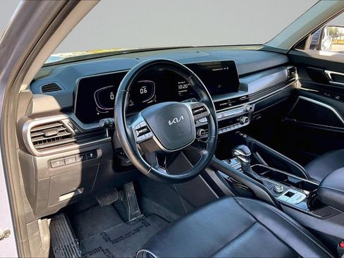 Used 2025 Kia Telluride S FWD image 11
