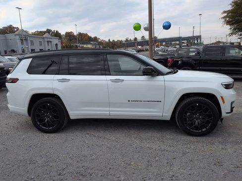 New 2025 Jeep Grand Cherokee L Summit image 9