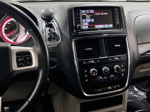 Used 2017 Dodge Grand Caravan SE w/ Power Window Group image 9