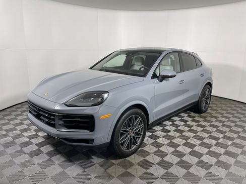 Used 2025 Porsche Cayenne Coupe AWD/4WD image 11