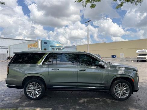 Used 2021 Cadillac Escalade ESV Premium Luxury w/ Driver Assist Tech Package AWD/4WD image 12