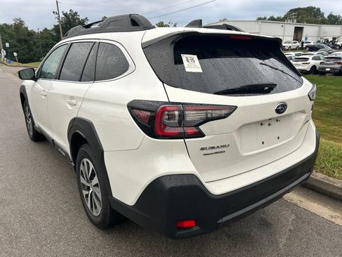 Used 2024 Subaru Outback Premium AWD/4WD image 4