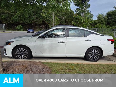 Used 2025 Nissan Altima 2.5 SV FWD image 3