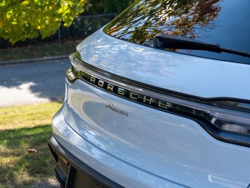 Certified 2025 Porsche Macan image 15