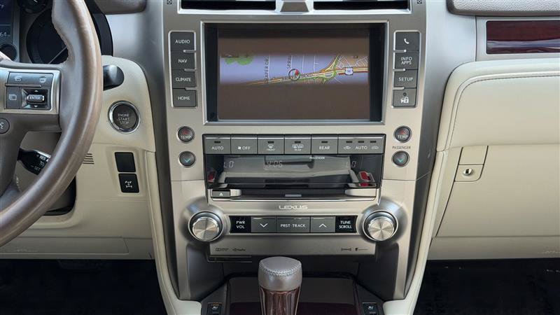 Used 2019 Lexus GX 460 Premium w/ Premium Package AWD/4WD image 28